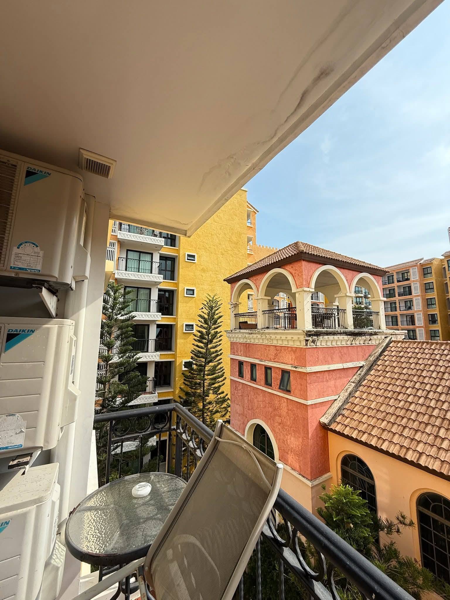 Venetian Condo Resort-Style Corner Suite for Rent