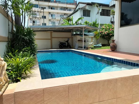 House for Rent on Thap Phraya Soi 5
