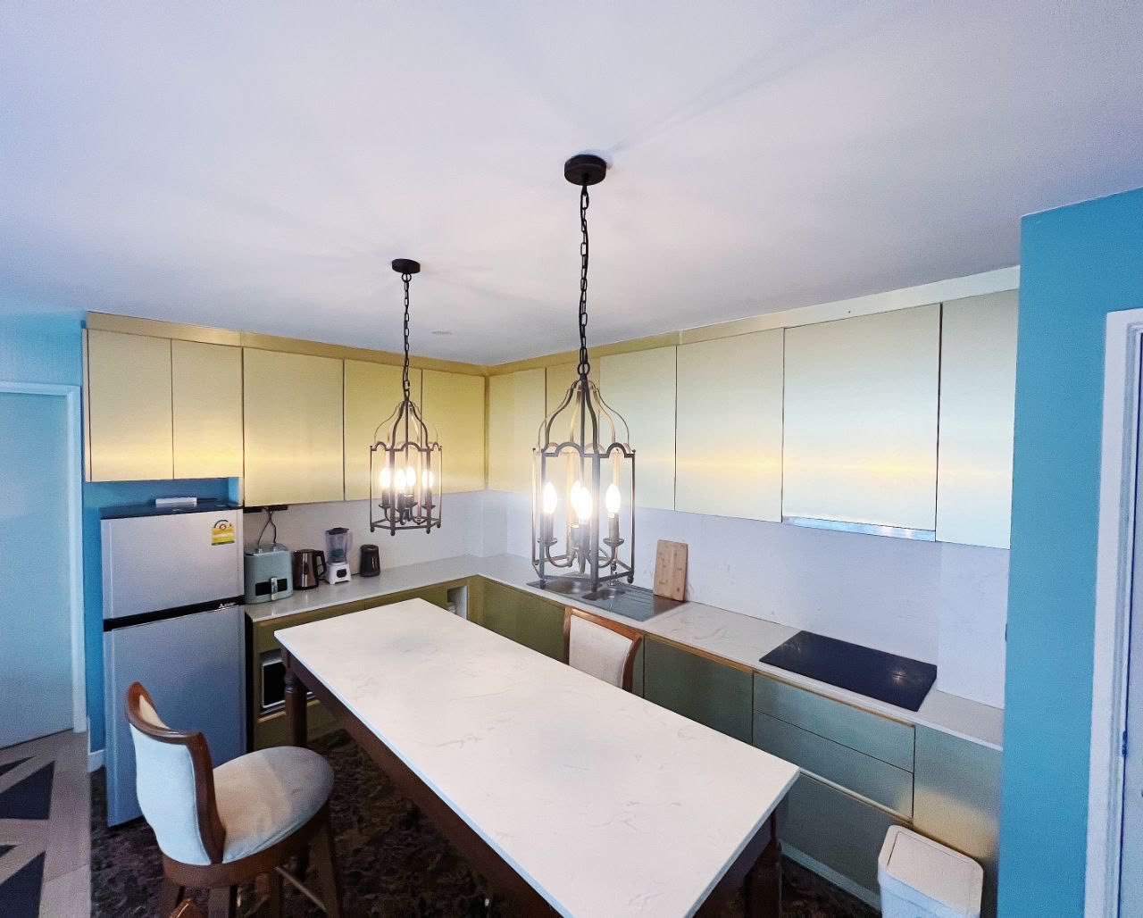 Espana Condo 2bdr for rent. Cheap Price