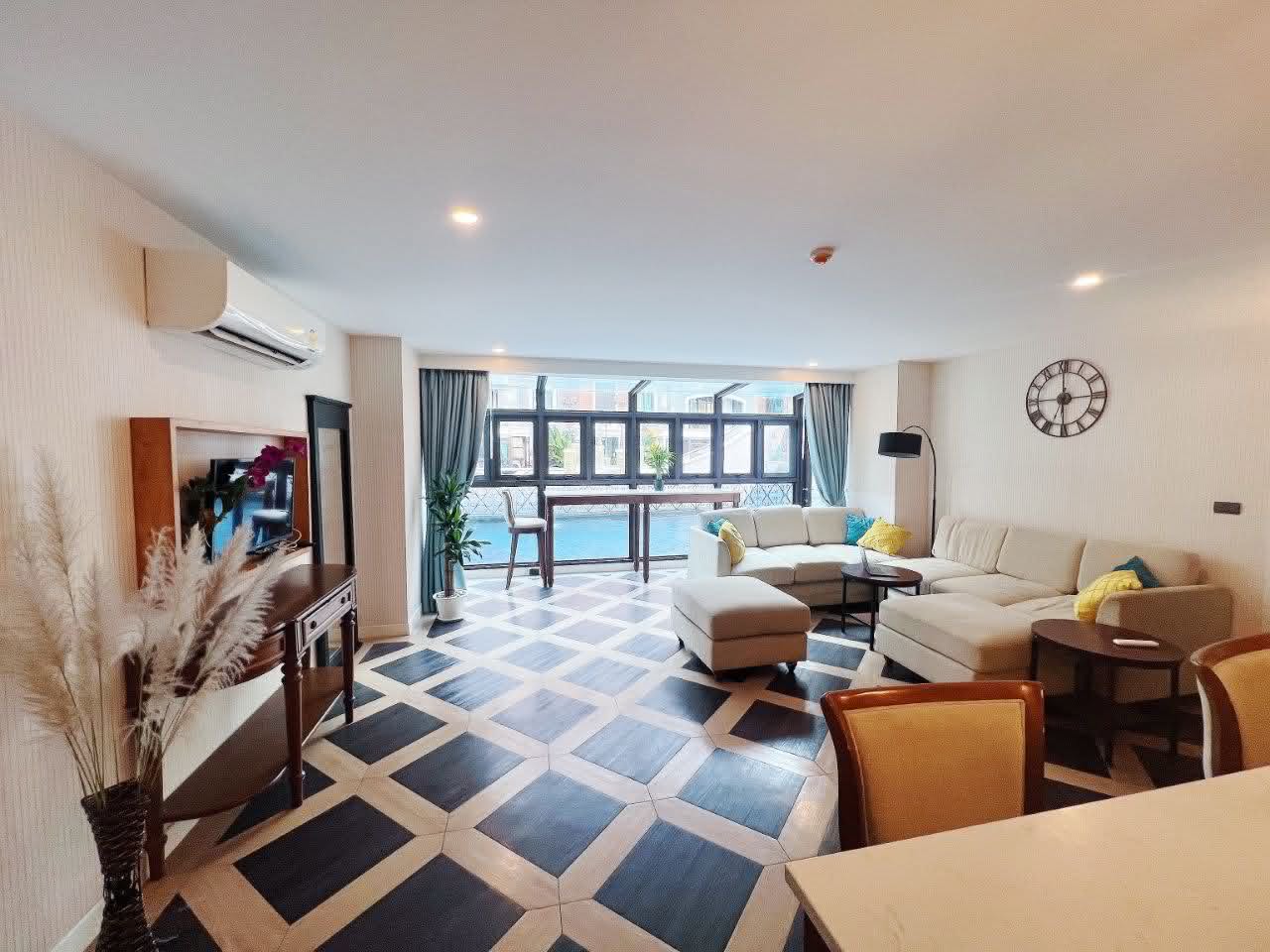 Espana Condo 2bdr for rent. Cheap Price