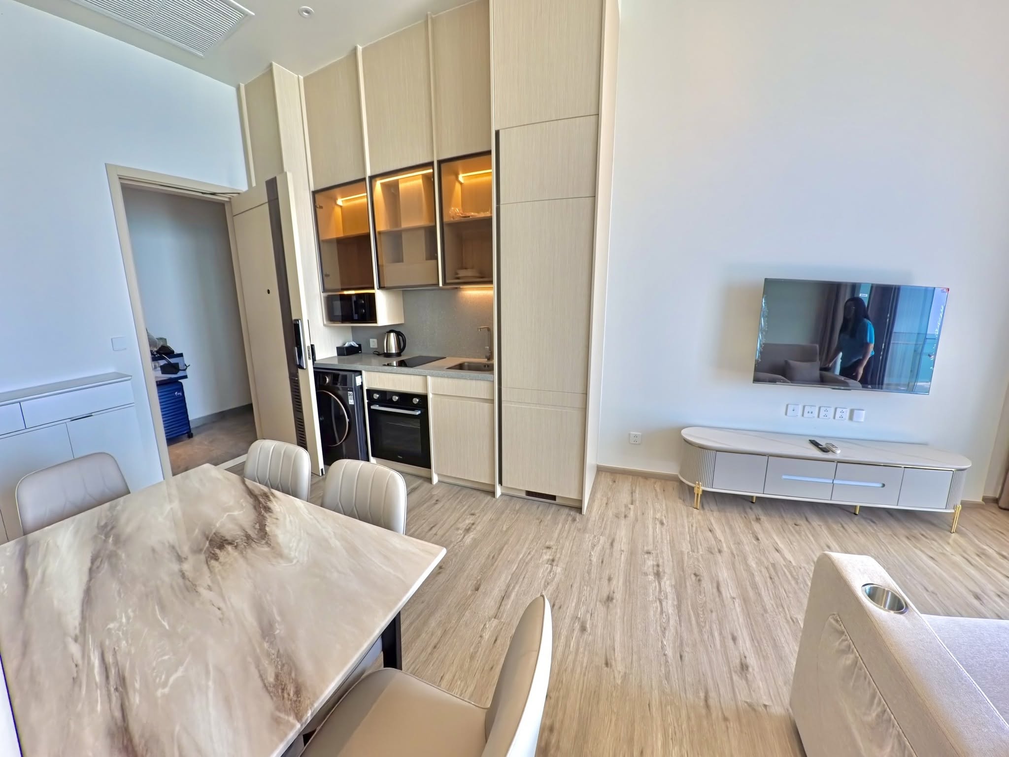 Arom Wongamat for rent