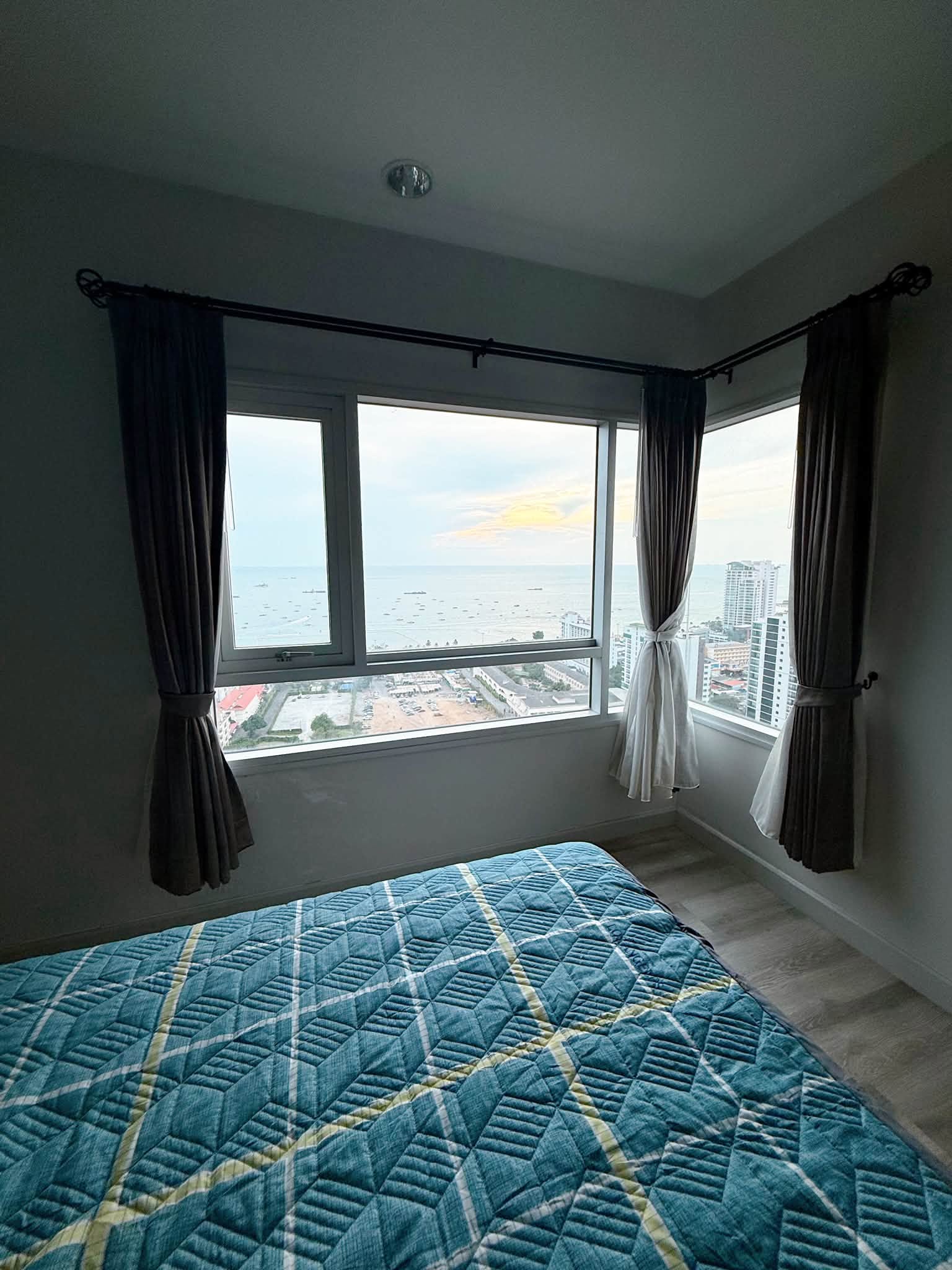 Centric Sea Pattaya | Sea View 2BR on 28th Floor for rent
