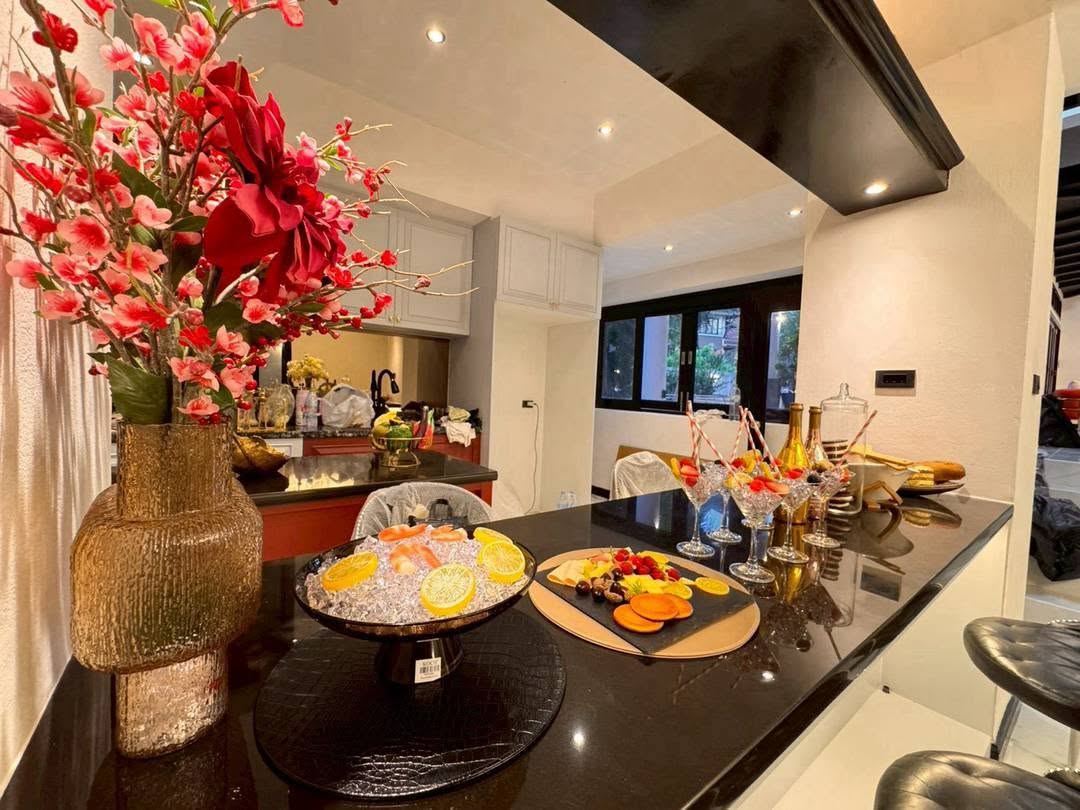 Luxury Exclusive Pool Villa for Rent 5 bedrooms Luxury Thai Modern style