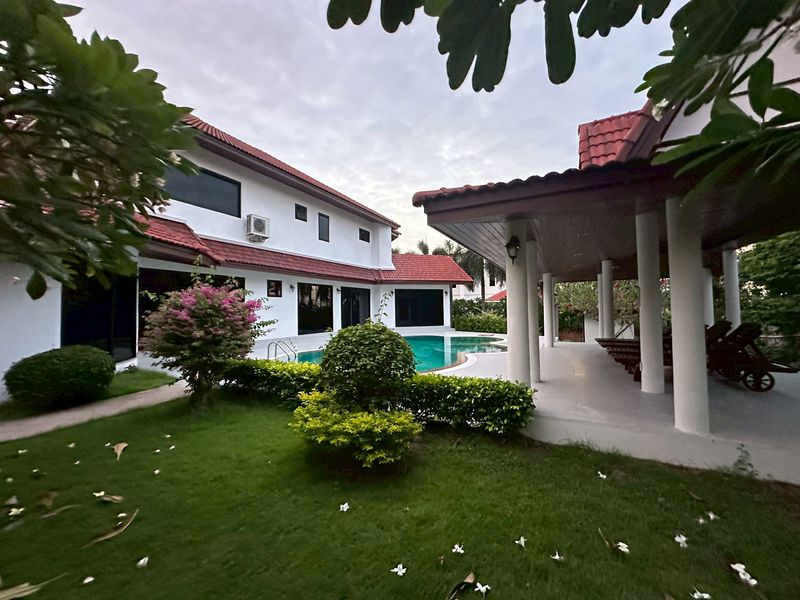 Paradise 5bdr Pool Villa
