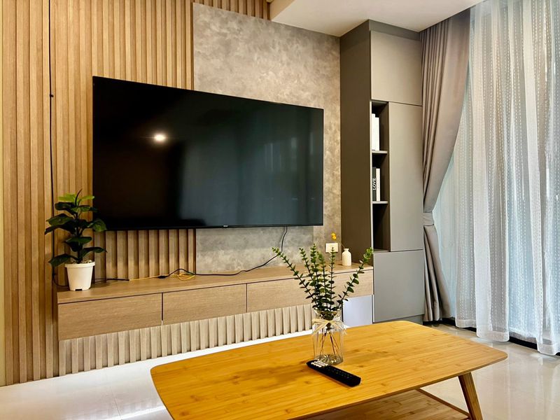 A biggest room in Gardenia for sale 4bdr 5bath