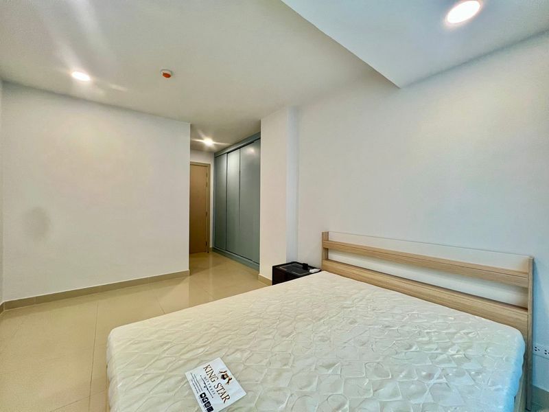 A biggest room in Gardenia for sale 4bdr 5bath