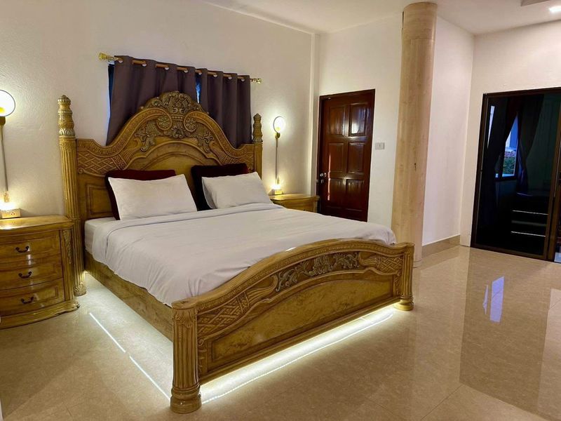 5bdr Pool villa for Rent in Pattaya