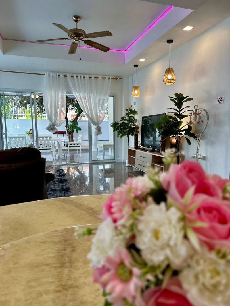 5bdr Pool villa for Rent in Pattaya