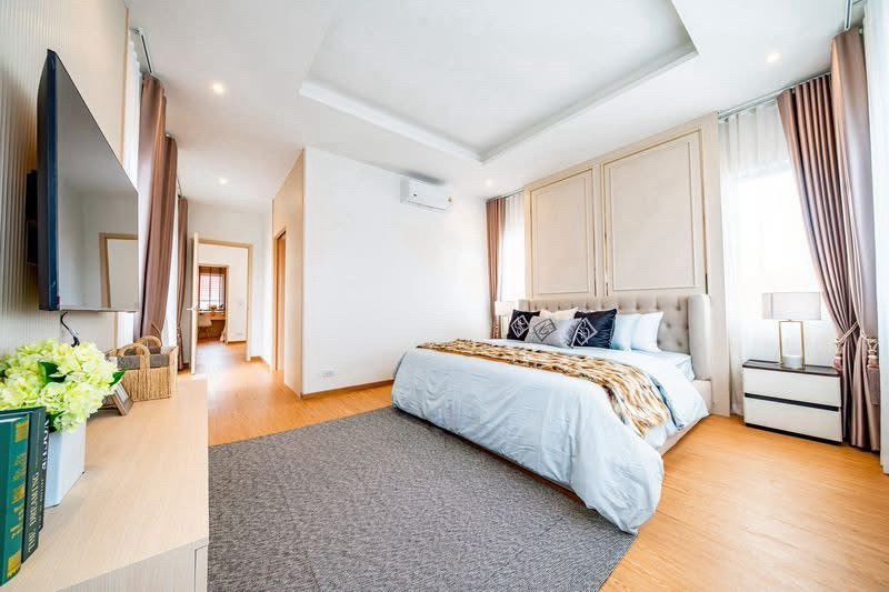Royal Park Village for Sale