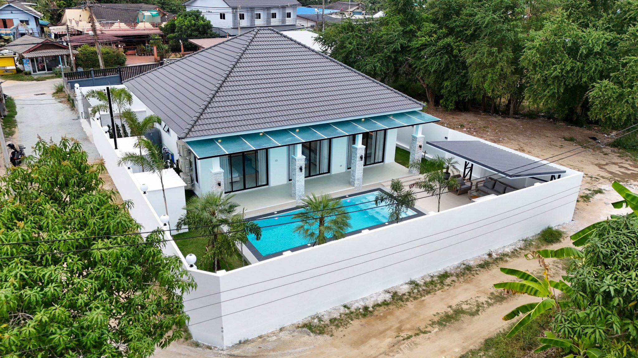 Luxury pool villa Brand new for sale