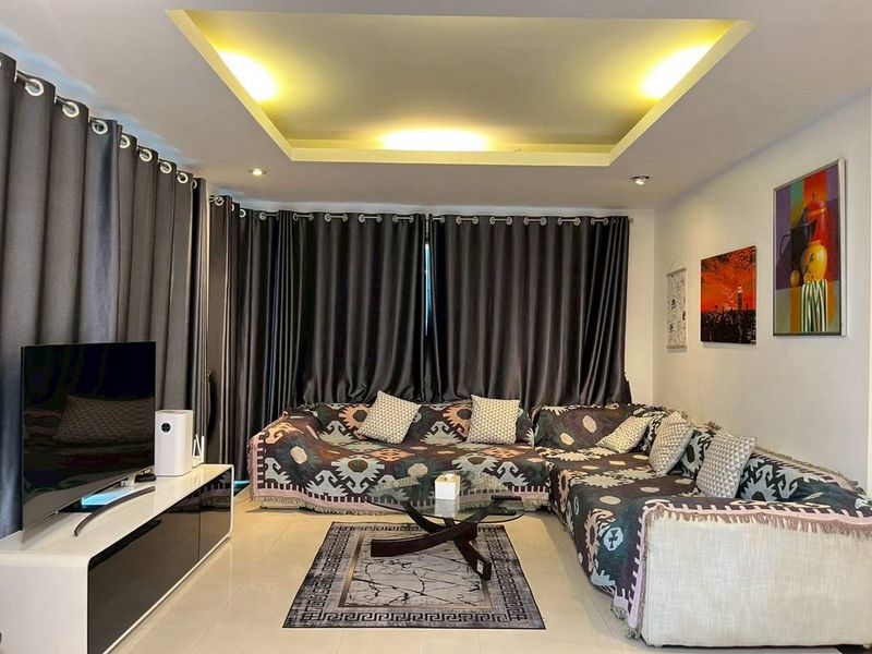 Pool Villa in Baan Natcha Village for sale