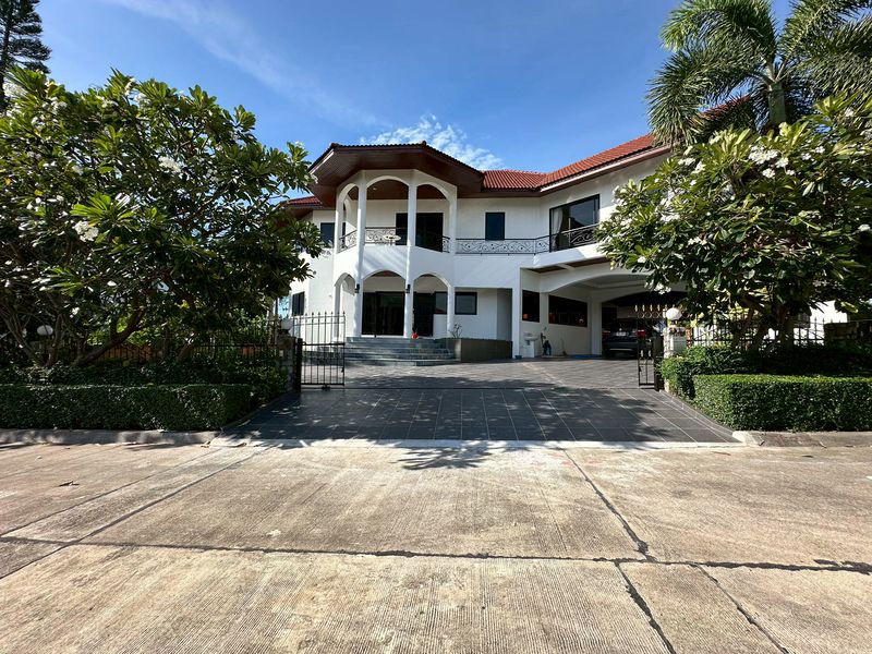 Paradise 5bdr Pool Villa