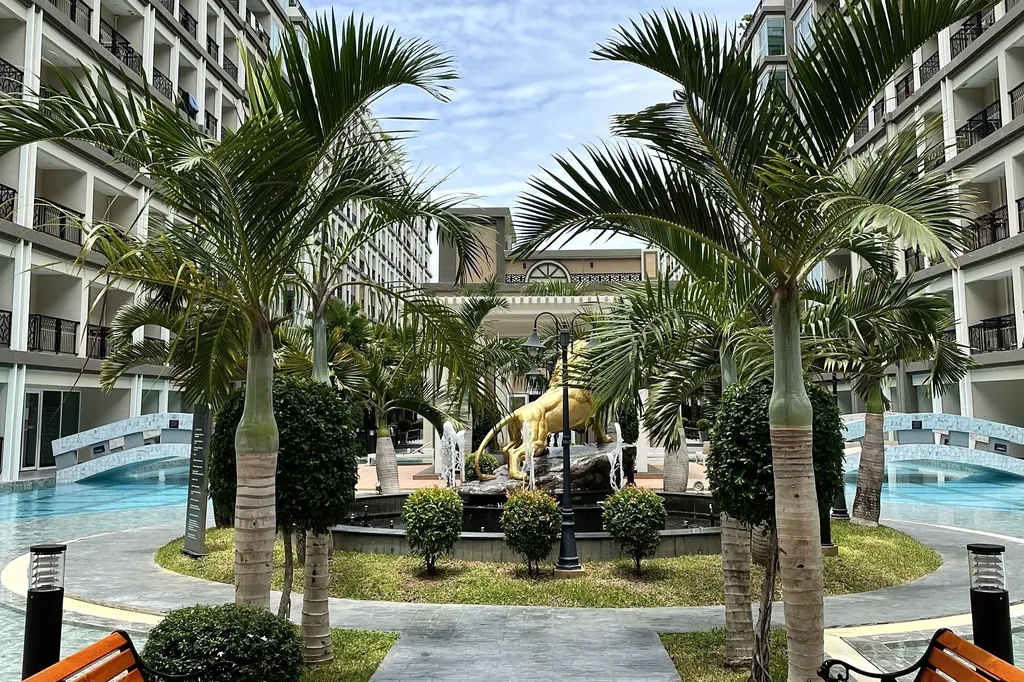 Dusit Grand Park 2