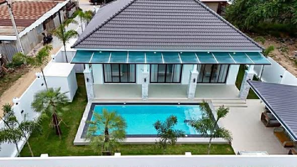 Luxury pool villa Brand new, great location