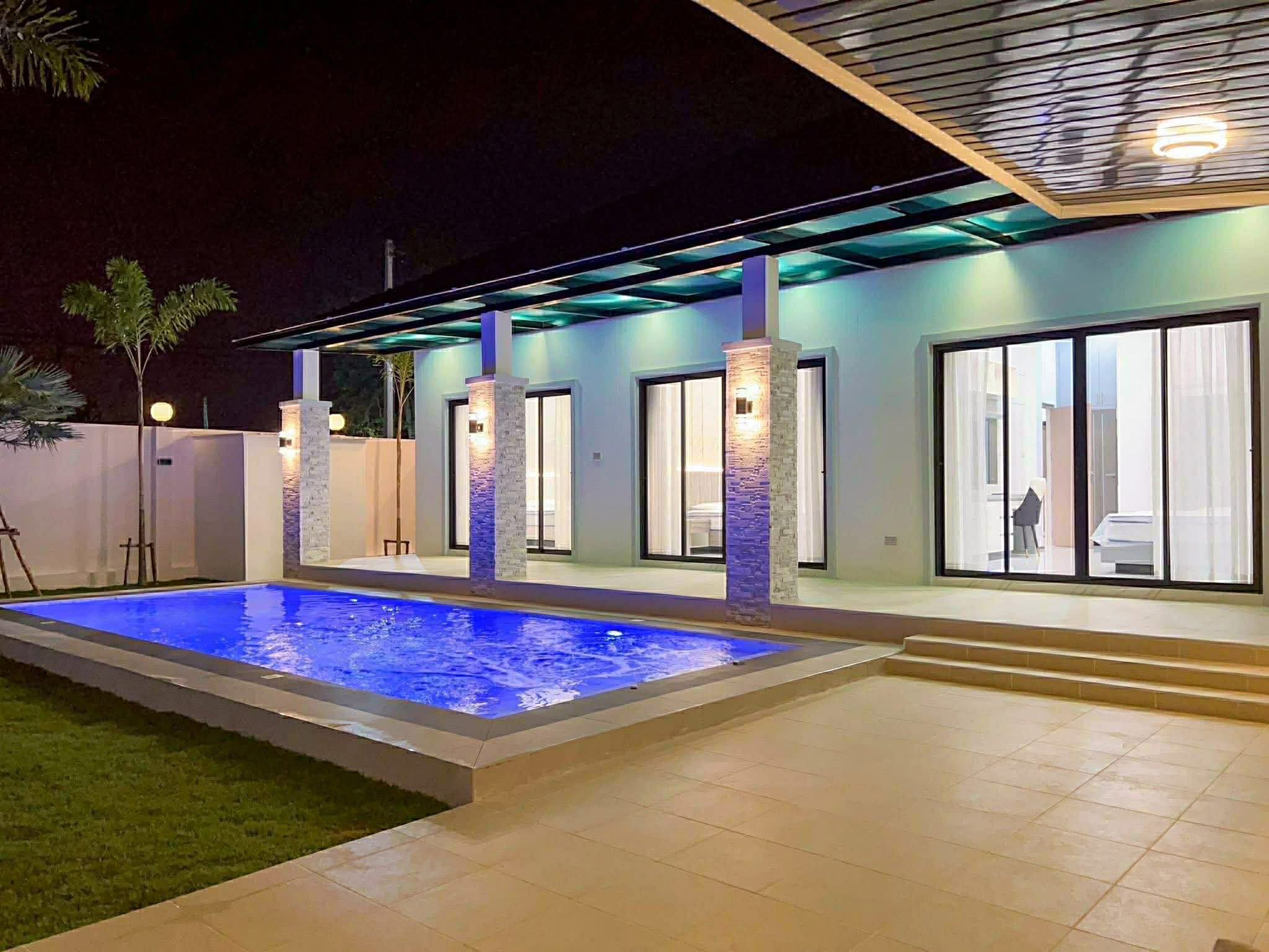 Luxury pool villa Brand new, great location