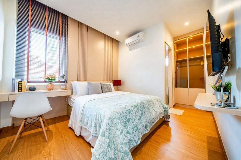 Royal Park Village for Sale
