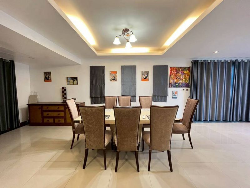 Pool Villa in Baan Natcha Village for sale