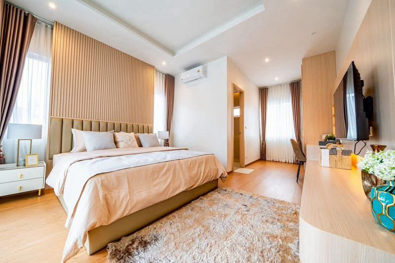 Royal Park Village for Sale