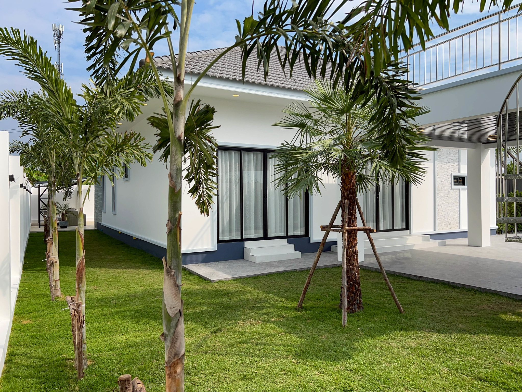 Luxury pool villa Brand new for sale